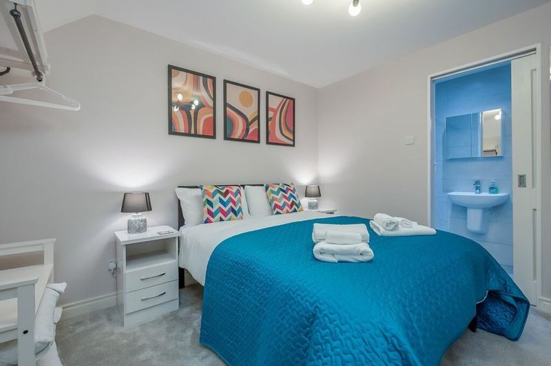 Inside Central Belfast 3 Bed 3 Bathrooms, Secure Parking